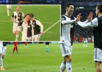 Puthje aksidentale/ VIDEO e Ronaldos dhe Dybalas bëhet virale
