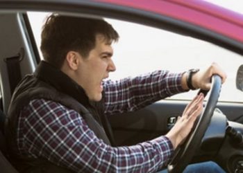 “Do sjellë reduktim të aksidenteve”, ekspertët rrugore mbështesin “testin e idiotit” për shoferët shqiptarë