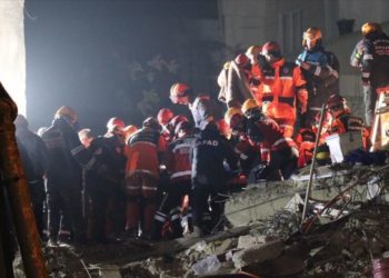 FOTOT/ Tërmeti në Turqi rrit numrin e të vdekurve në 31, shumë të plagosur