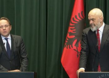 Konfirmon eurokomisioneri për Zgjerim: Shqipëria është gati për të hapur negociatat