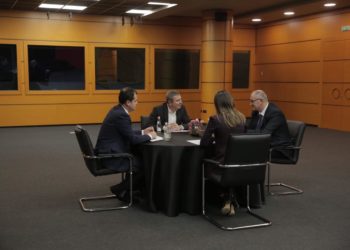 “Të miratohet jo më vonë se 15 marsi”/ Politika gjen dakordësinë për Reformën Zgjedhore, zbardhen konkluzionet e tryezës mes palëve