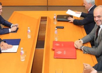 Vendimi i Bashës: Negociatat për Reformën Zgjedhore, në dorë të Bylykbashit dhe… Vasilit