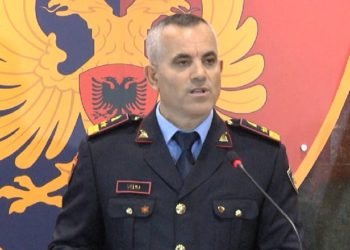Policët pa telefona gjatë orarit të shërbimit, Veliu nxjerr dy urdhra për shmangien e rrjedhjes së informacionit