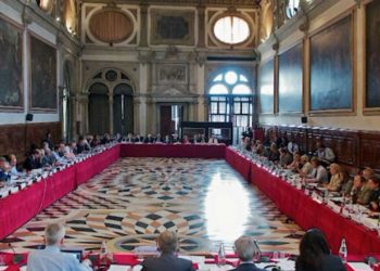 Ngërçi me “Kushtetuesen”/ “Venecia” dërgon delegacionin në Tiranë. Reagon Presidenca: Gjithmonë e mirëpritur