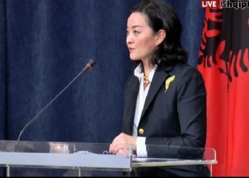 Ambasadorja e SHBA flet për 9 ditët në detyrë dhe takimet me politikanët shqiptarë: Fokusi tek drejtësia