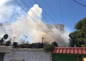 Shkrumbohet banesa në Këlcyrë, flakët i marrin jetën të moshuarit