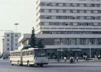 Projekti dhe historia e ndërtimit të 15-katëshit