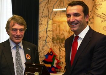 Veliaj i jep “Çelësin e Qytetit” Presidentit të PE, Sassoli: Tirana, një qytet evropian me një kryebashkiak të aftë