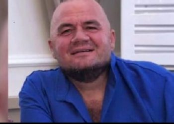 Pronar i disa bizneseve para OFL/Rivali i Aldo Bares dorëzon formularin e pasurisë
