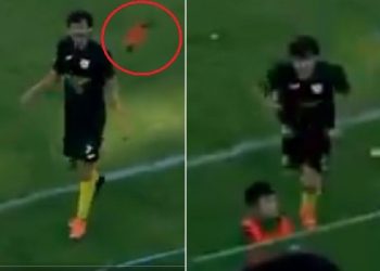 E pazakontë/ Futbollisti shtrin përtokë djaloshin që kapte topat sepse i hodhi këpucën në tribunë (Video)