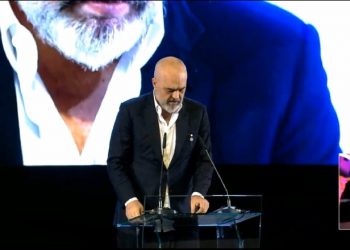 Live/Kryeministri Rama: Nga 1 janari 2021 paga minimale do të jetë 300 mijë lek