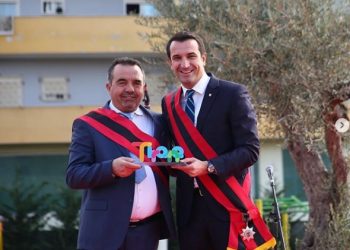 Veliaj mesazh ngushëllimi për kryebashkiakun e Rrogozhinës: Ike beftas e dhurove veç buzëqeshje