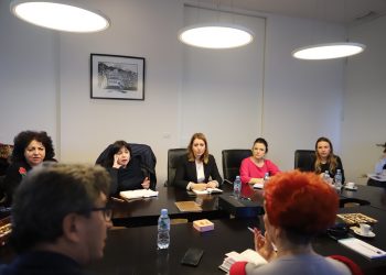 Alarmi nga koronavirusi/ Mblidhet Task-Forca: Kontroll i rreptë dhe dyfishim i personelit mjekësor