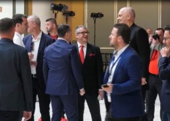 Dita e dytë e Kongresit të Partisë Socialiste/ Diskutimet të orientuara për rindërtimin dhe integrimin e vendit
