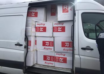 Nuk kishin pullë fiskale, doganat sekuestrojnë 80 mijë paketa kontrabandë në Hanin e Hotit