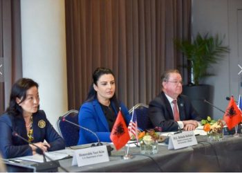 Mbahet në Tiranë tryeza për gazin, Balluku: Nismë që përforcon bashkëpunimin strategjik mes Shqipërisë dhe SHBA