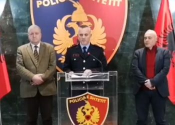 Drogë, armë dhe pastrim parash / Dhjetëra arrestime në 5 qarqe, Veliu: Akuzat dhe emrat