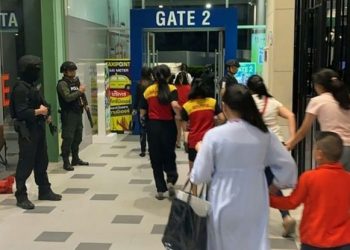 Ushtaraku qëllon me armë zjarri drejt njerëzve në qendrën tregtare në Tajlandë, shkon në 20 numri i të vdekurve