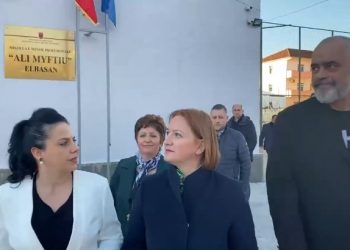Rama: Arsimi profesional në Elbasan fuqizohet me dy shkolla të reja. Denaj: Laboratorë me mjete moderne