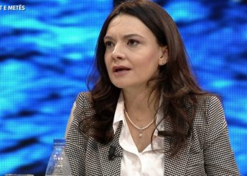 E quajti të çmendur, Spiropali i përgjigjet zëdhënësit të Presidentit: Tufë halabakësh që kanë marrë peng institucionin