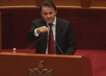 REPLIKAT/ Ruçi e përjashton pas debateve të forta në Kuvend, reagon deputeti Ralf Gjoni: Ky është turp, o komunist