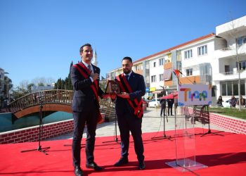 Ceremonia e 100-vjetorit të Tiranës në Shijak, Veliaj: Vëmendja jonë te arsimimi dhe punësimi i të rinjve