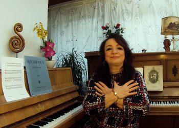 Rikthehet këngëtarja Alida Hisku/ Ja çfarë do këndojë në Festivalin e Pranverës
