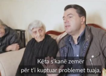 Basha zhvendos takimet në Fier, mesazh nënave dhe grave: Këta s’kanë vesh për të dëgjuar, por për të zhvatur
