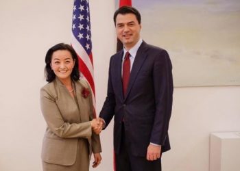 Takimi i Yuri Kim me Bashën, reagon ambasada e SHBA: Nxiti palët që të realizojnë Kodin Zgjedhor