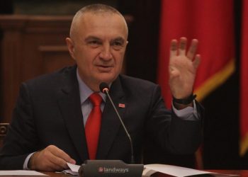 Meta flet si kryetar i opozitës, thirrje për protesta dhe kërcënon Ramën: Të porosisin poture të gjera