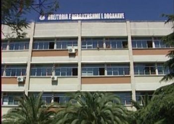 Po transportonte drogë me “Toyota” drejt Greqisë, shkarkohet doganieri i Tre Urave të Përmetit