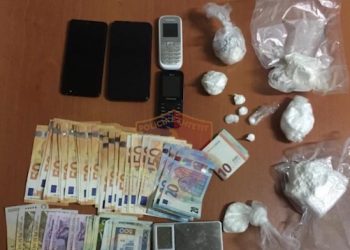 Shpërndanin drogëra të forta në lagjet e Tiranës, pranga dy të rinjve