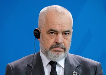 Meta sulmon Ramën me shkrimin e profesorit austriak: Mos u impresiononi nga pikturat e tij! Lipset ndihma e të huajve