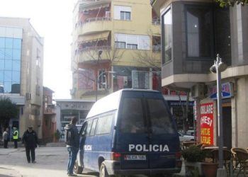Zbardhet shkaku i shpërthimit në Elbasan/ Defekti teknik dëmtoi panelet diellore të një lokali
