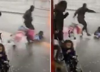 Stuhia e frikshme merr përpara karrocën e foshnjës, fëmija përfundon në mes të rrugës (Video)
