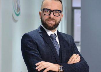 Njihuni me sipërmarrësin shqiptar që shënon rekord në Shqipëri, reduktoi orët e punës; 5 ditë e 35 orë/javë