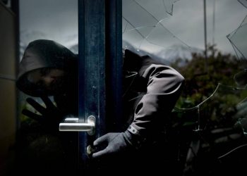 Shkatërrohet banda e të rinjve shqiptarë, vodhën shtëpitë e gjithë zonës dhe sendet i shitën