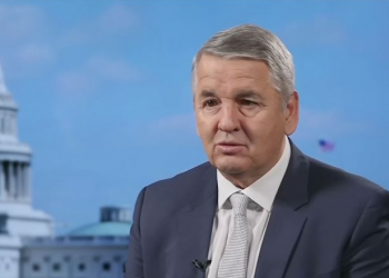 Halim Kosova, kundër Berishës: Nuk vihet në pushtet me dhunë! Idetë, më të rëndësishme se protestat