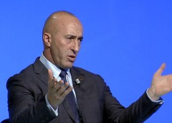 Haradinaj i tregon “limitet” Kurtit: Nuk ka logjikë të heqë taksën nëse nuk është peng