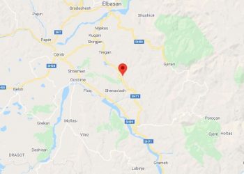 Tragjedi në Gramsh/ Fuoristrada me sirianë përfundon në greminë, dy të vdekur