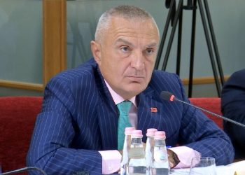 “Është mirë të mos e provoni kokëfortësinë time”, Meta me gjuhë kërcënuese në videomesazhin e publikuar
