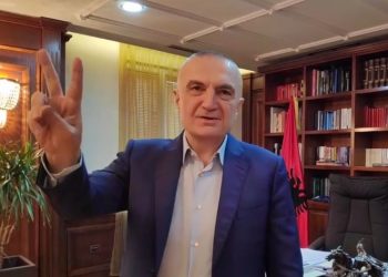 Meta josh demokratët me dy gishtat lart: Bashkohuni për pranverën kuqezi