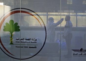 Zv.ministri iranian që drejton Task Forcën, rezulton me koronavirus, Turqia fut në karantinë pasagjerët e avionit nga Teherani