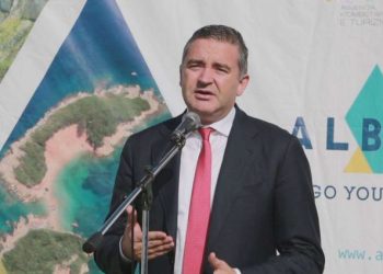 Trageti me mbetje toksike nga Italia në Vlorë, Klosi: Të thellohet lufta ndaj krimit mjedisor