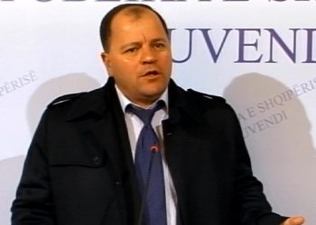 Lefter Maliqi krah Metës për tubimin qytetarët më 2 mars: Policia të  ketë kujdes me gazin lotsjellës