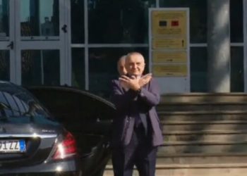 Meta kallëzon Gjonajn në SPAK dhe sulmon qeverinë: Në 2 mars, për të shpëtuar vendin nga “murtaja Rilindje”