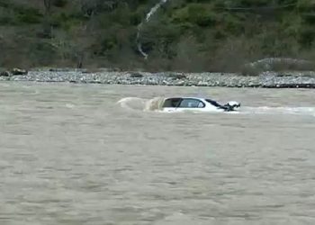 “Benz”-i përfundon në lumin Shkumbin, humb jetën shoferi 35-vjeçar