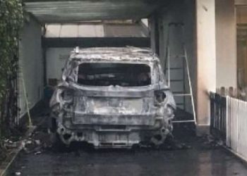 Shkrumbohet makina e Bashkisë në Peqin, Policia zbardh shkakun: Defekt elektrik
