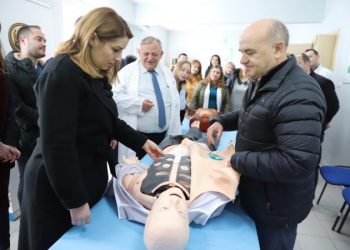 Pakti për Universitetin/ Laborator i ri biosimulimi klinik për studentët e Mjekësisë, Manastirliu jep detajet