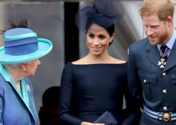 Pas largimit, Mbretëresha detyron Meghan Markle dhe Princ Harryn të heqin dorë nga titujt